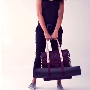 Lululemon Yoga Tote Bag - hard to find style!
